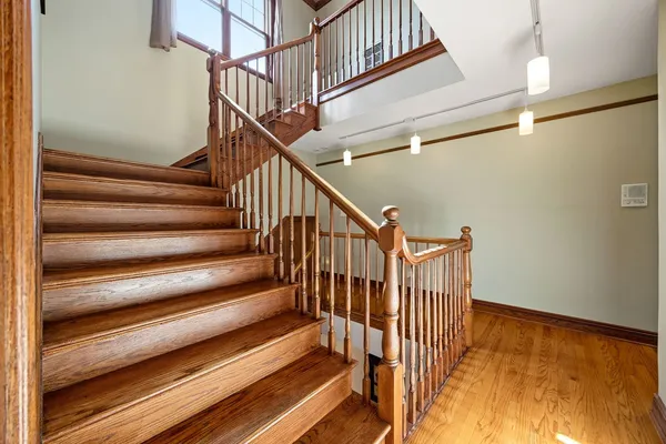 $1,400,000 | 6883 West Hobart Avenue, Chicago, IL 60631