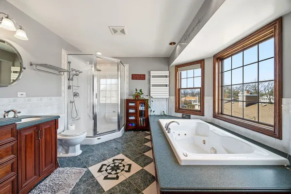 $1,400,000 | 6883 West Hobart Avenue, Chicago, IL 60631