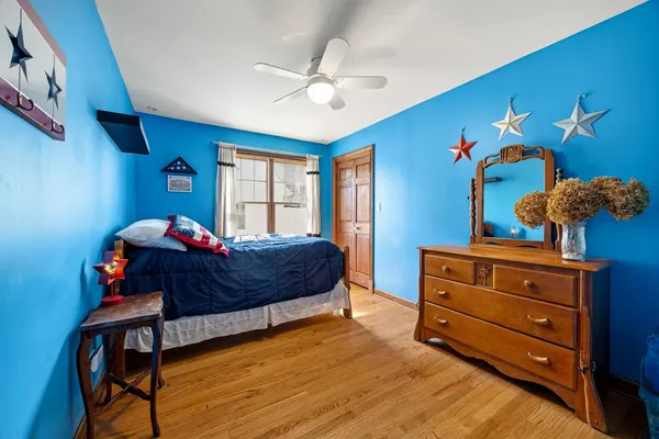 $1,400,000 | 6883 West Hobart Avenue, Chicago, IL 60631