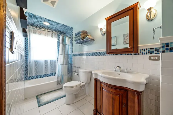 $1,400,000 | 6883 West Hobart Avenue, Chicago, IL 60631