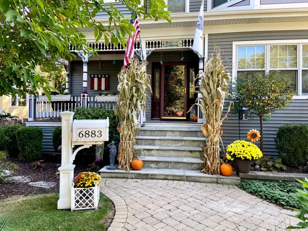 $1,400,000 | 6883 West Hobart Avenue, Chicago, IL 60631