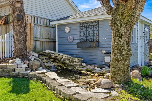 $1,400,000 | 6883 West Hobart Avenue, Chicago, IL 60631