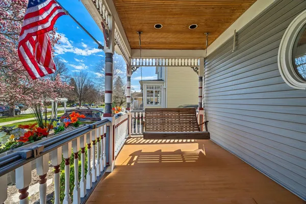$1,400,000 | 6883 West Hobart Avenue, Chicago, IL 60631