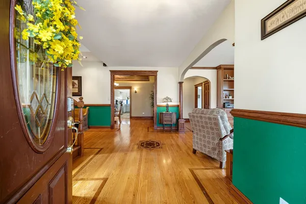 $1,400,000 | 6883 West Hobart Avenue, Chicago, IL 60631