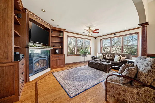 $1,400,000 | 6883 West Hobart Avenue, Chicago, IL 60631