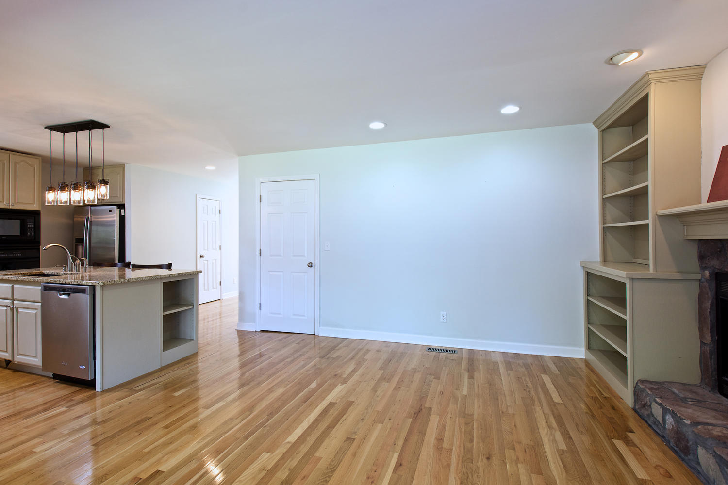 7421 Sutton Road Ooltewah, TN 37363 - Photo 9 of 36 7421 Sutton Rd Ooltewah TN-large-025-24-