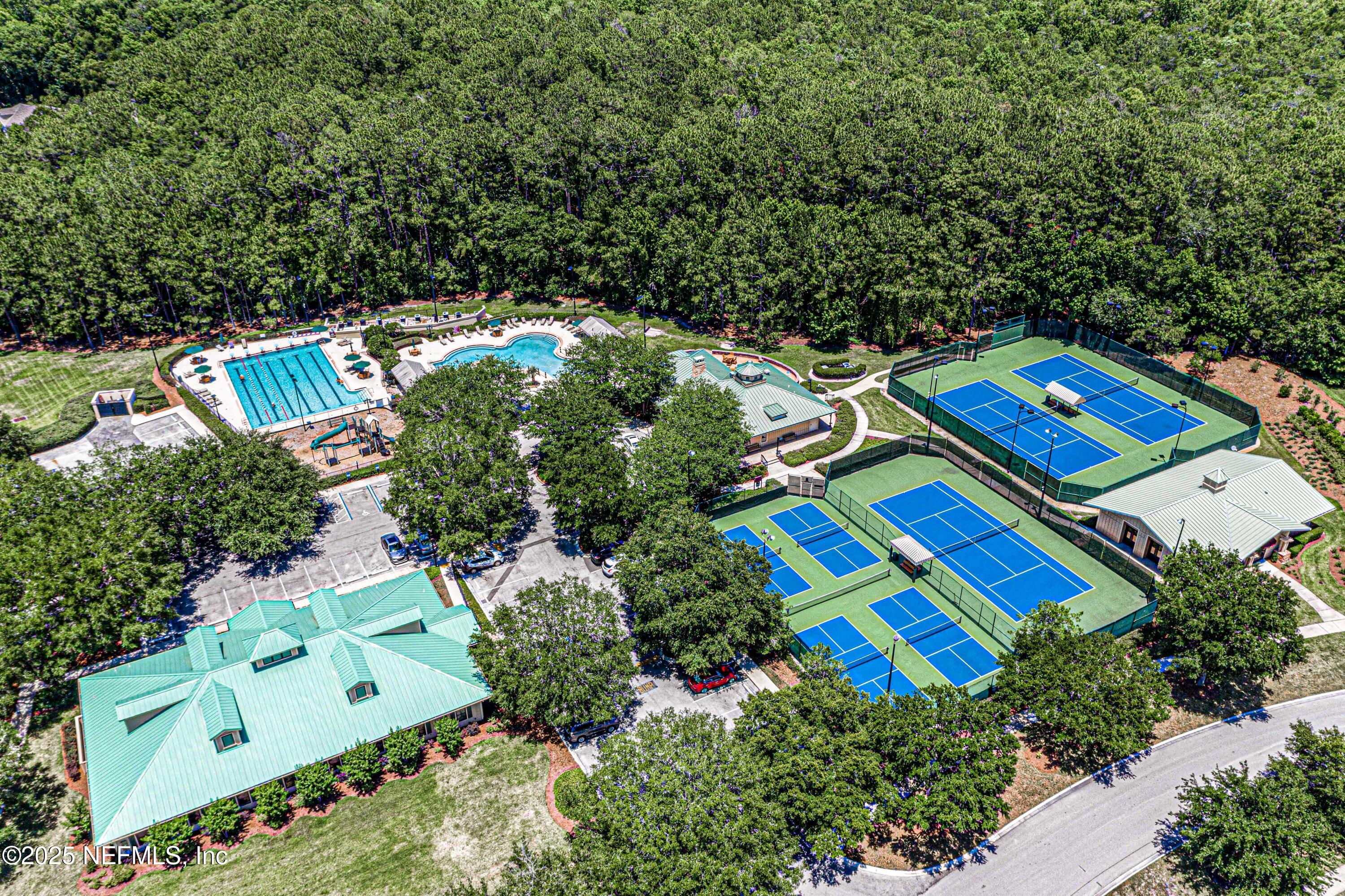 240 Pinehurst Pointe Drive St. Augustine, FL 32092 - Photo 69 of 70 an aerial view of a house