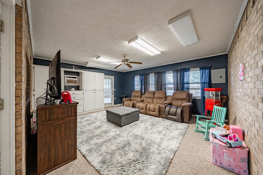 605 North Cleveland Avenue Rotan, TX 79546 - Photo 5 of 18