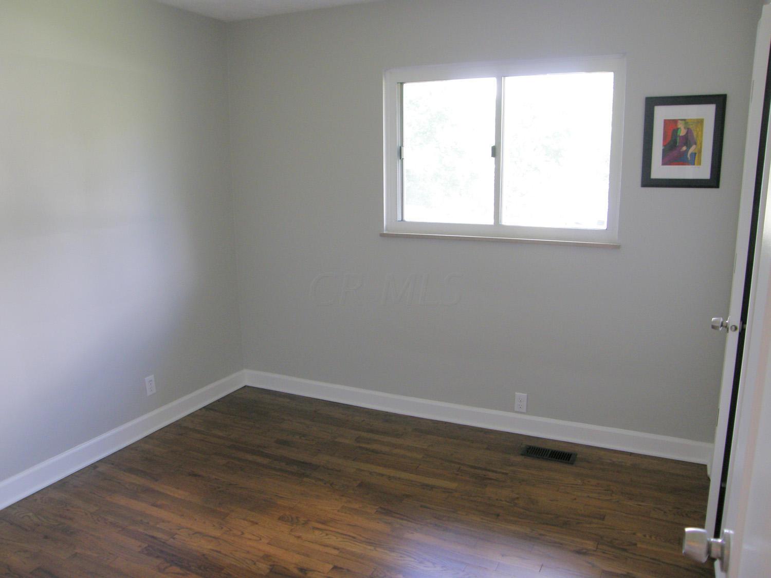 2721 Edgevale Road Columbus, OH 43221 - Photo 14 of 33