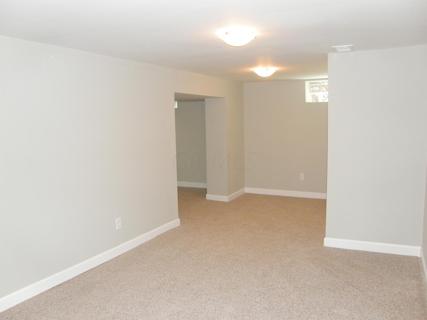 2721 Edgevale Road Columbus, OH 43221 - Photo 18 of 33