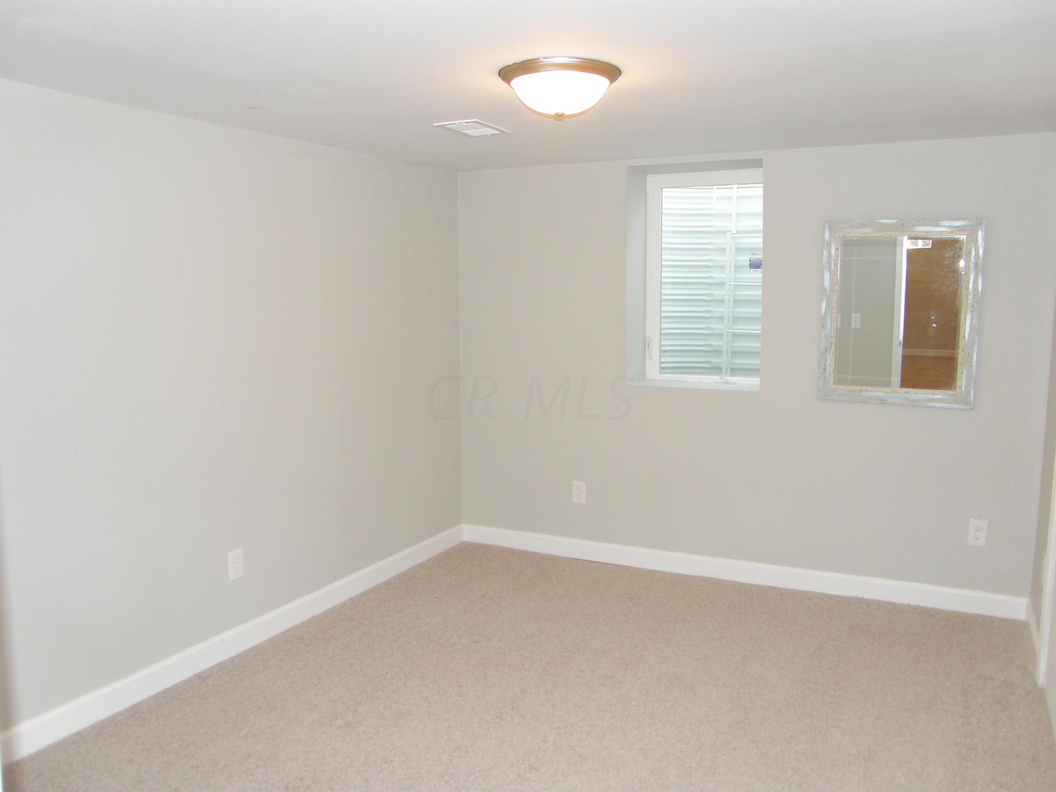 2721 Edgevale Road Columbus, OH 43221 - Photo 20 of 33
