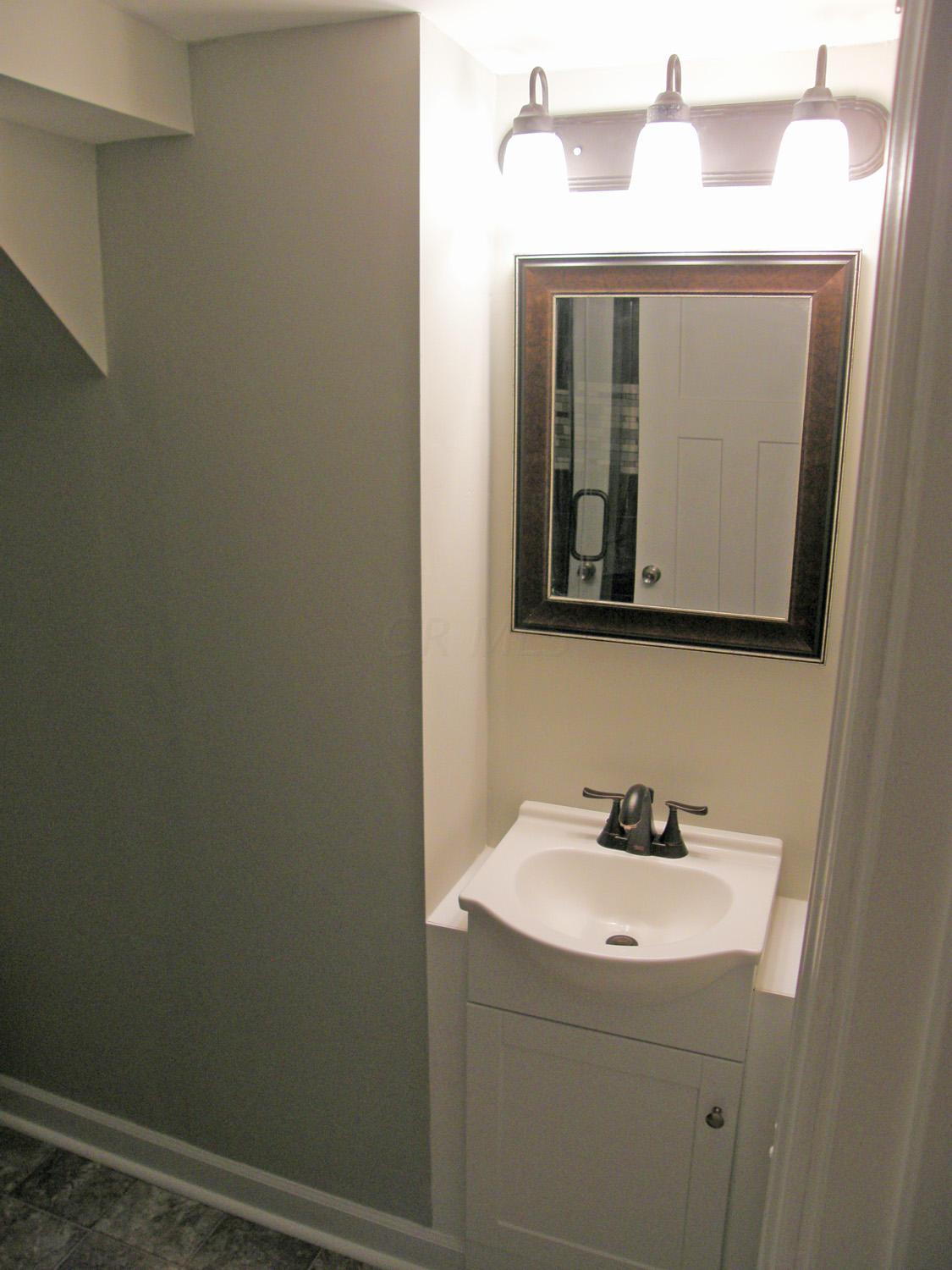 2721 Edgevale Road Columbus, OH 43221 - Photo 22 of 33