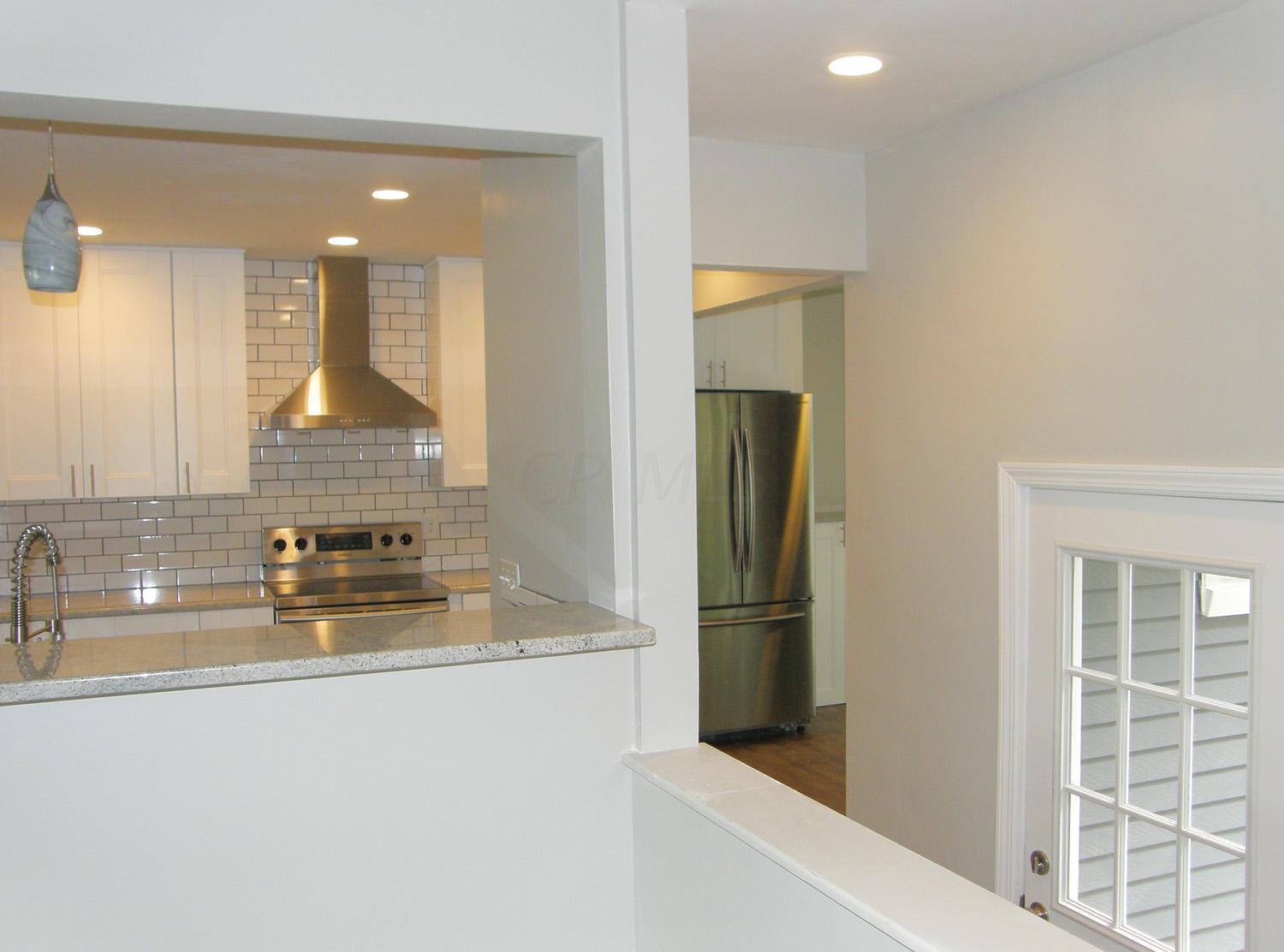 2721 Edgevale Road Columbus, OH 43221 - Photo 10 of 33