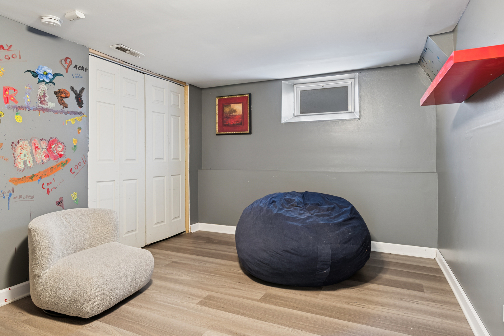 25W361 Doris Avenue Carol Stream, IL 60188 - Photo 13 of 25 a living room with furniture and a wooden floor
