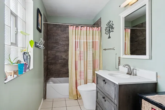 $329,000 | 25W361 Doris Avenue, Carol Stream, IL 60188