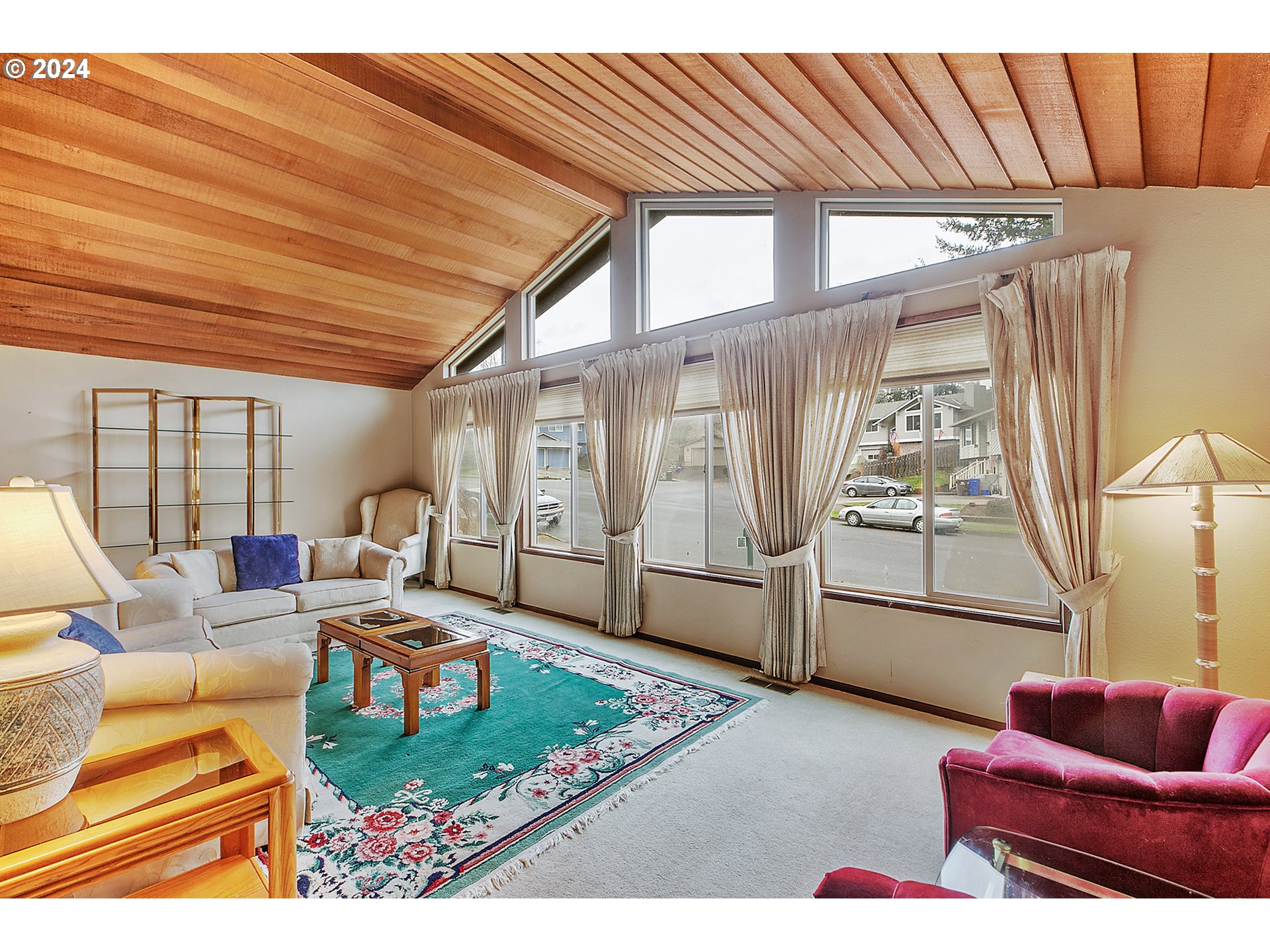321 Northeast Scott Drive Gresham, OR 97030 - Photo 12 of 48 a living room with furniture and a rug