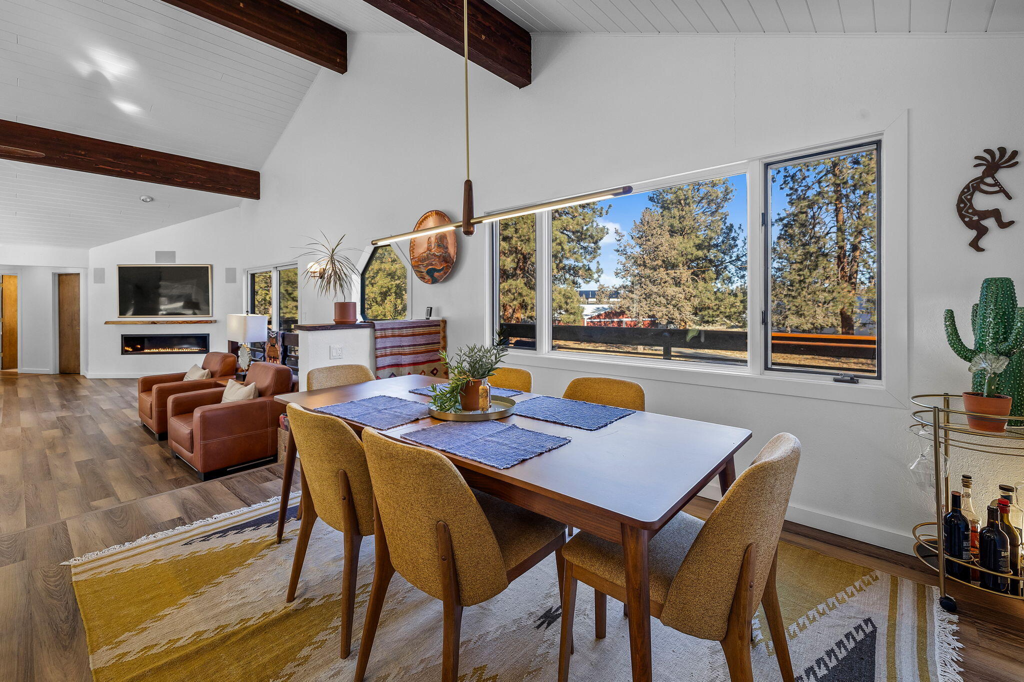 60340 Arnold Market Road Bend, OR 97702 - Photo 8 of 55 dining area
