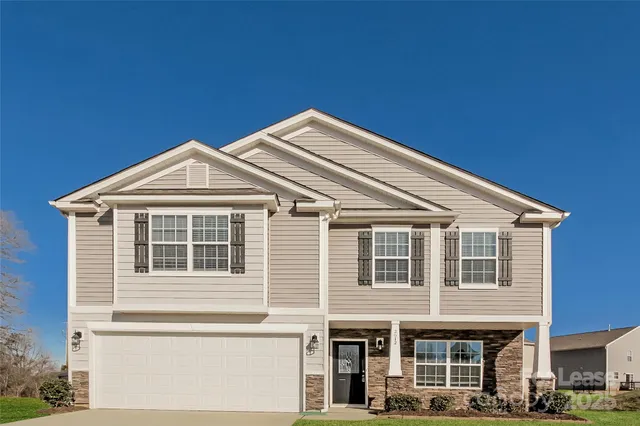 $2,215 | 2012 Misty Rose Lane, Charlotte, NC 28216
