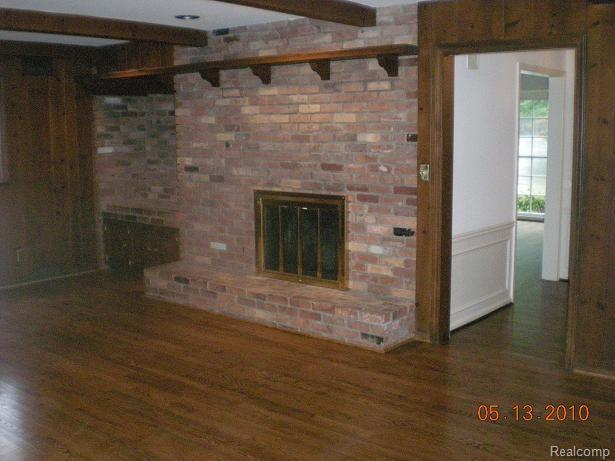80 North Duval Road Grosse Pointe, MI 48236 - Photo 4 of 23 Family Room