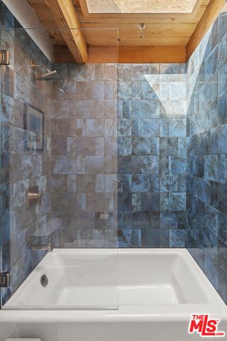 $13,000 | 9119 Thrasher Avenue, Los Angeles, CA 90069