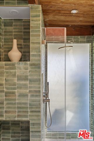 $13,000 | 9119 Thrasher Avenue, Los Angeles, CA 90069