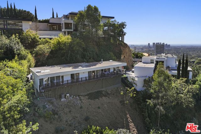 $13,000 | 9119 Thrasher Avenue, Los Angeles, CA 90069