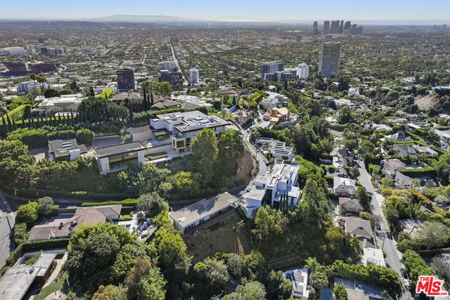 $13,000 | 9119 Thrasher Avenue, Los Angeles, CA 90069