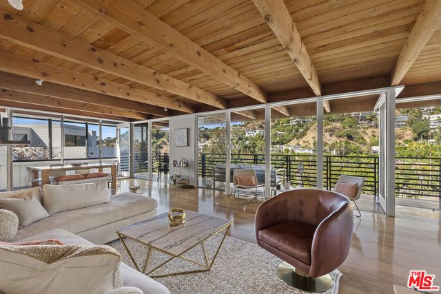 $13,000 | 9119 Thrasher Avenue, Los Angeles, CA 90069