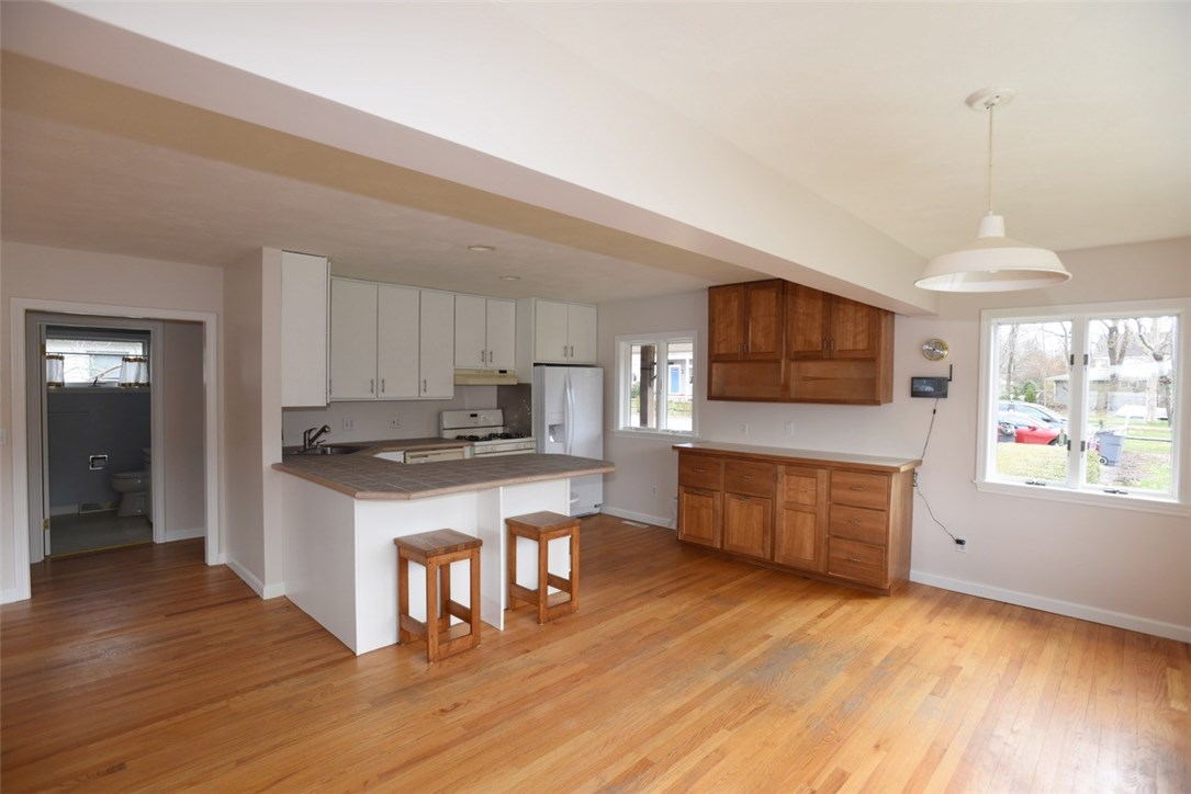 155 Conanicus Road Narragansett, RI 02882 - Photo 10 of 22