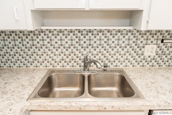 a close view of sink and tap