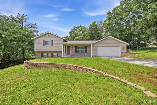 $289,000 | 12105 Cedar Cir Drive, Ste. Genevieve, MO 63670