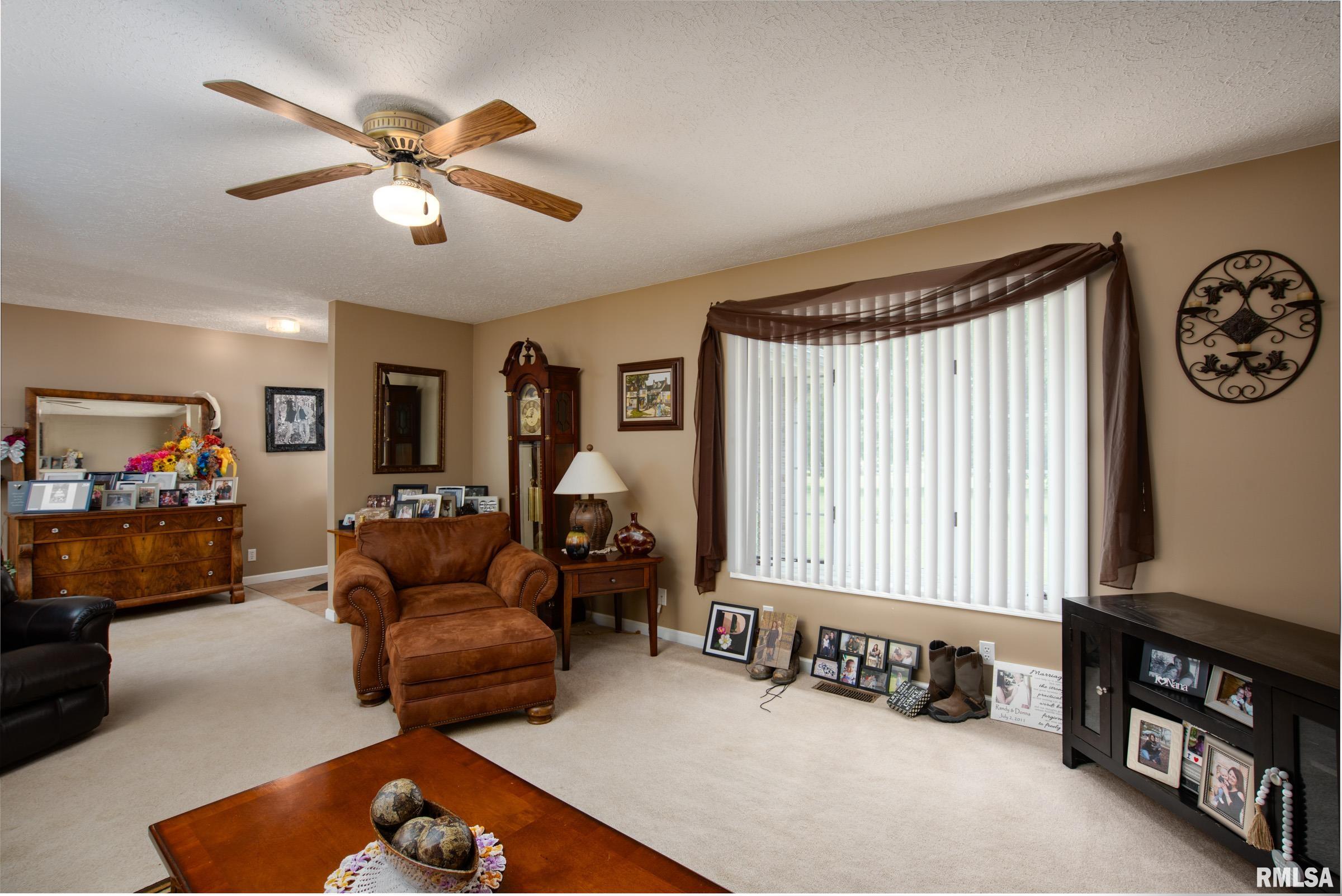 1632 Pershing Road West Frankfort, IL 62896 - Photo 7 of 34