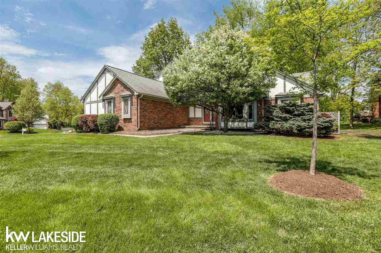 1196 Maple Leaf Drive Rochester Hills, MI 48309 - Photo 3 of 26