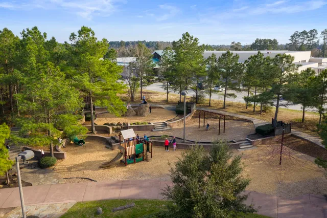 $3,700 | 102 Buck Trail Place, The Woodlands, TX 77389