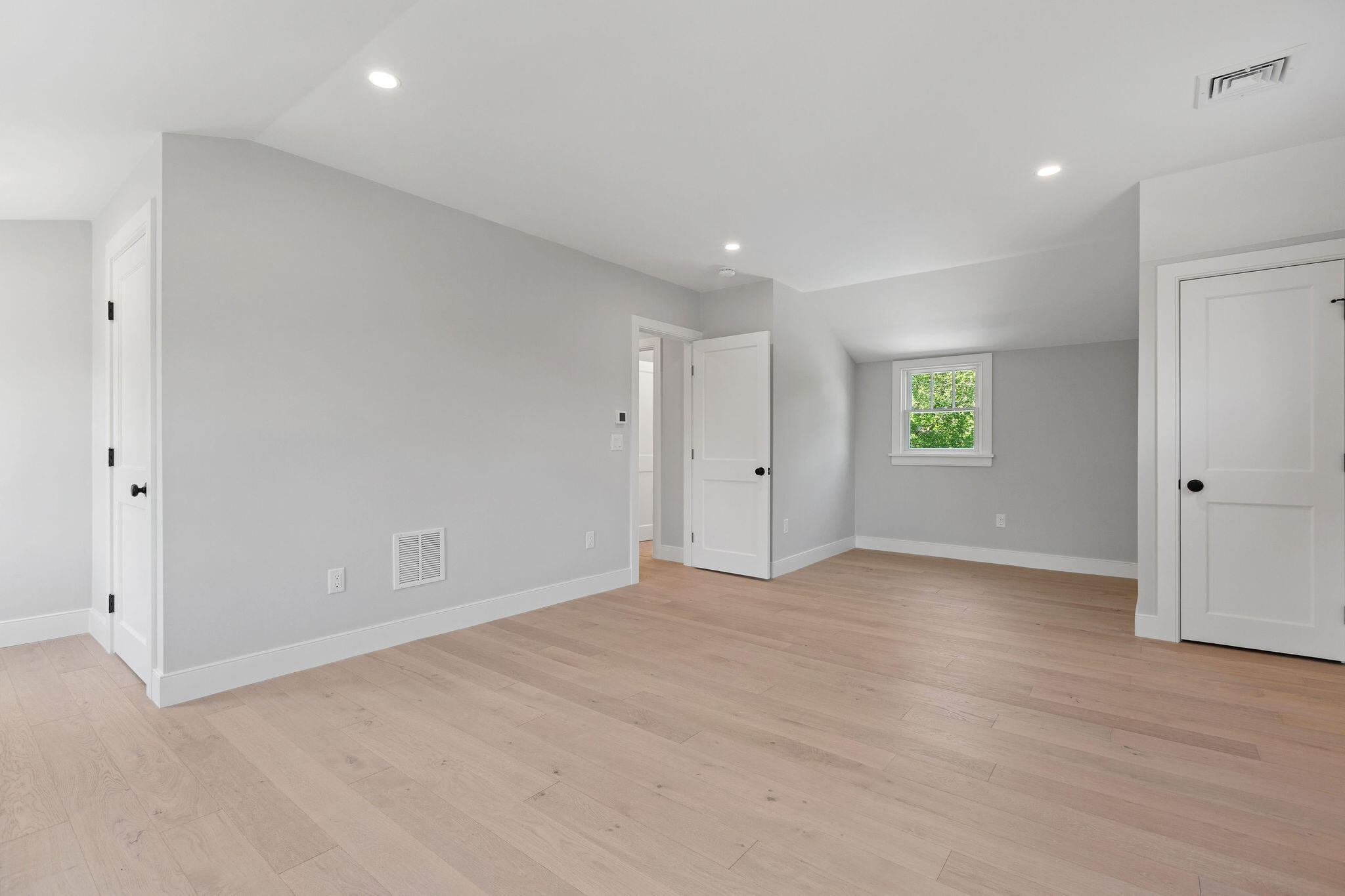 136 Monument Road Orleans, MA 02653 - Photo 81 of 97 136MonumentRd-76