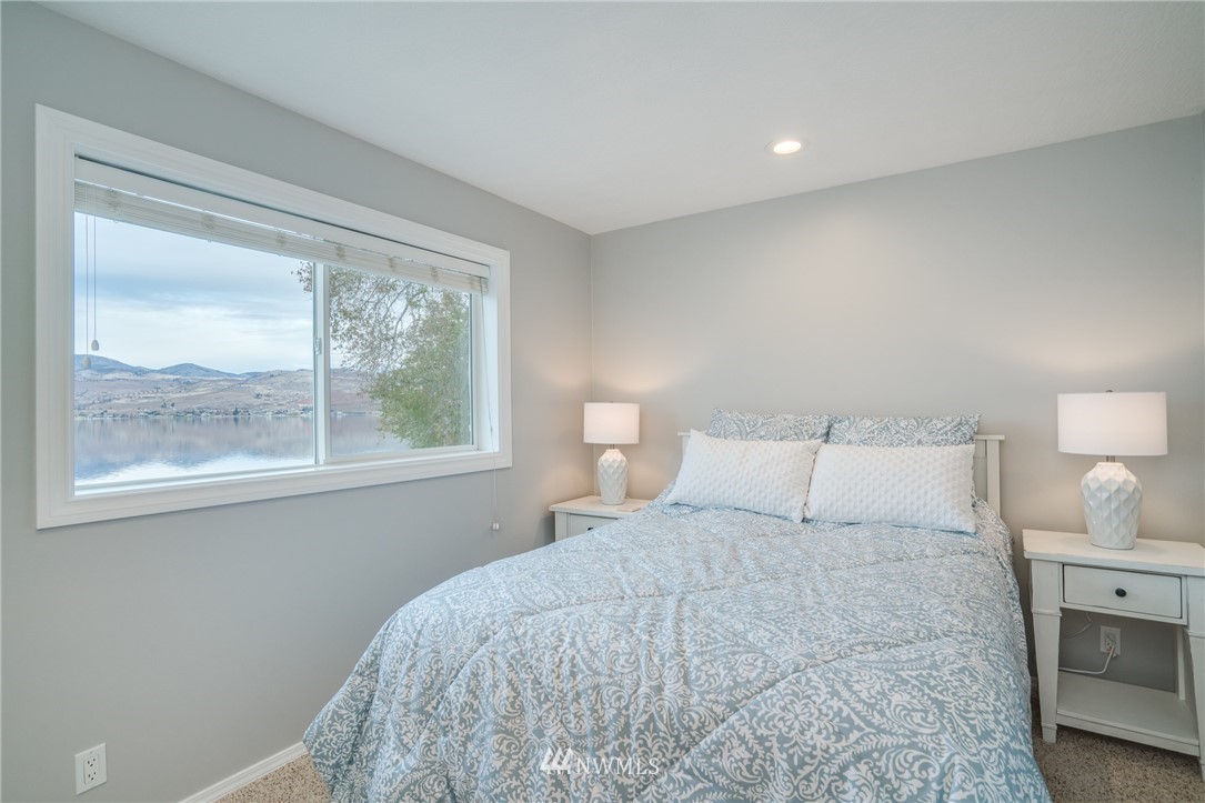 2720 South Lakeshore Road Chelan, WA 98816 - Photo 14 of 25 Gallery Image 14