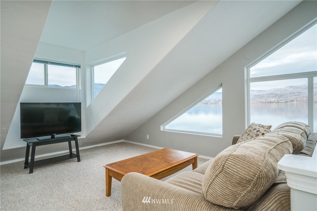 2720 South Lakeshore Road Chelan, WA 98816 - Photo 18 of 25 Gallery Image 18