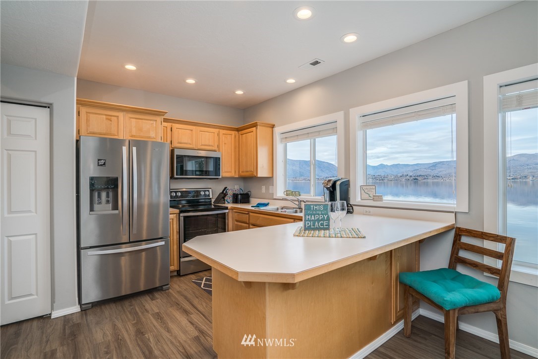 2720 South Lakeshore Road Chelan, WA 98816 - Photo 8 of 25 Gallery Image 8