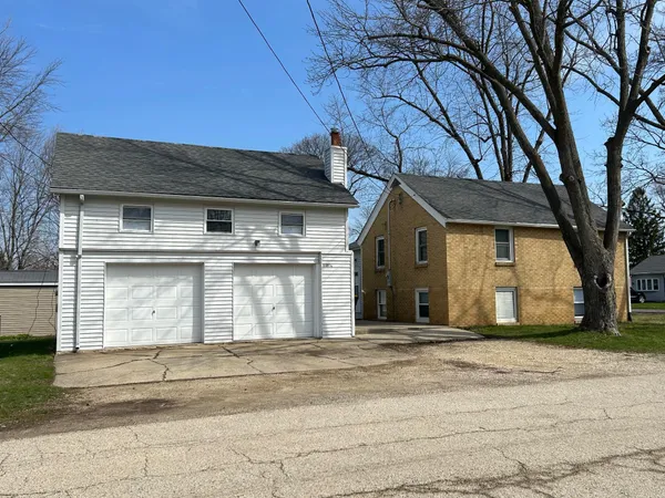 $219,900 | 1121 8th Avenue, Belvidere, IL 61008