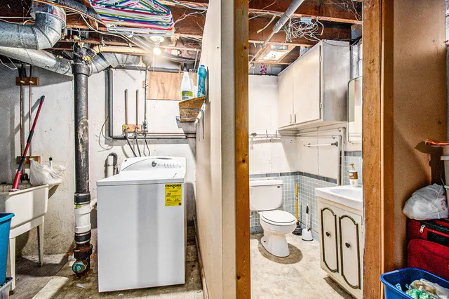 $289,000 | 856 Colrain Street Southwest, Wyoming, MI 49509