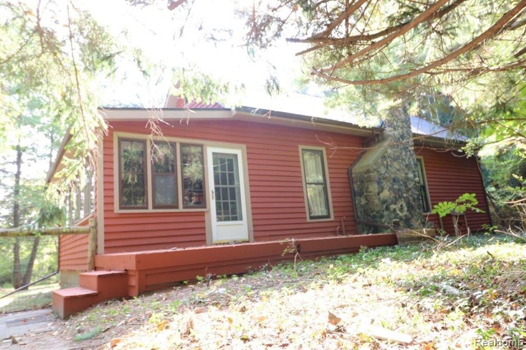 7070 Roach Road Lexington, MI 48450 - Photo 4 of 18