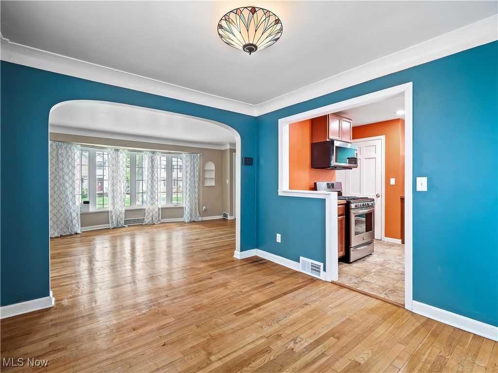 5188 Mayview Road Cleveland, OH 44124 - Photo 7 of 34