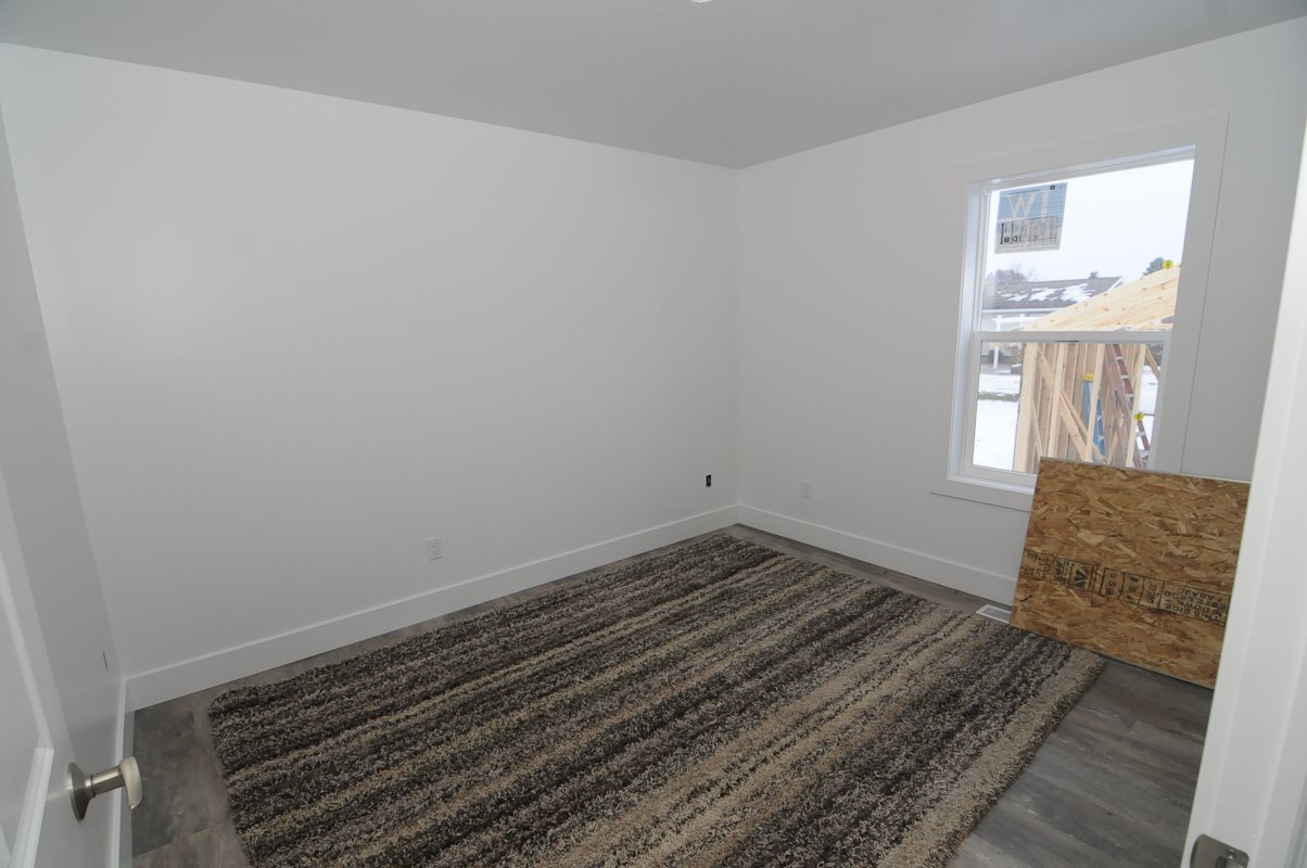 827 Holly Road Cadillac, MI 49601 - Photo 6 of 12 1870638-5.JPG