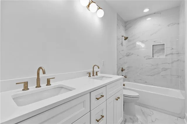 $725,000 | 345 Sugarview Road, Sugar Hill, GA 30518