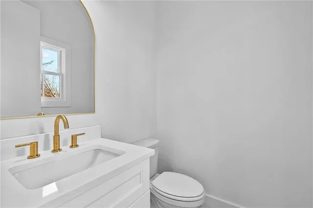 $725,000 | 345 Sugarview Road, Sugar Hill, GA 30518