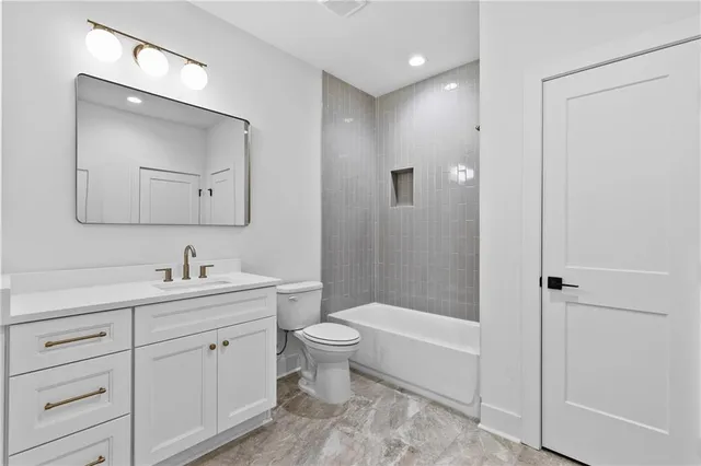 $725,000 | 345 Sugarview Road, Sugar Hill, GA 30518