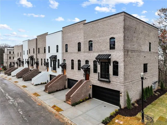 $725,000 | 345 Sugarview Road, Sugar Hill, GA 30518