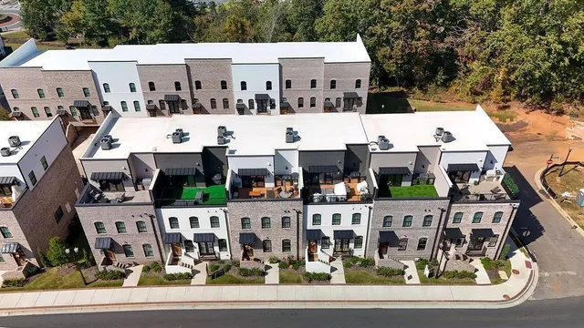 $725,000 | 345 Sugarview Road, Sugar Hill, GA 30518