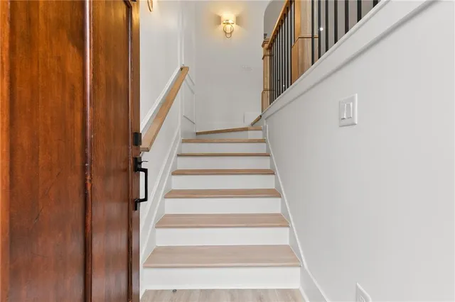 $725,000 | 345 Sugarview Road, Sugar Hill, GA 30518