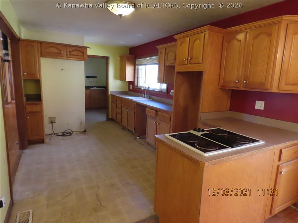 2339 Scott Depot Road Scott Depot, WV 25560 - Photo 10 of 35 Gallery Image 10